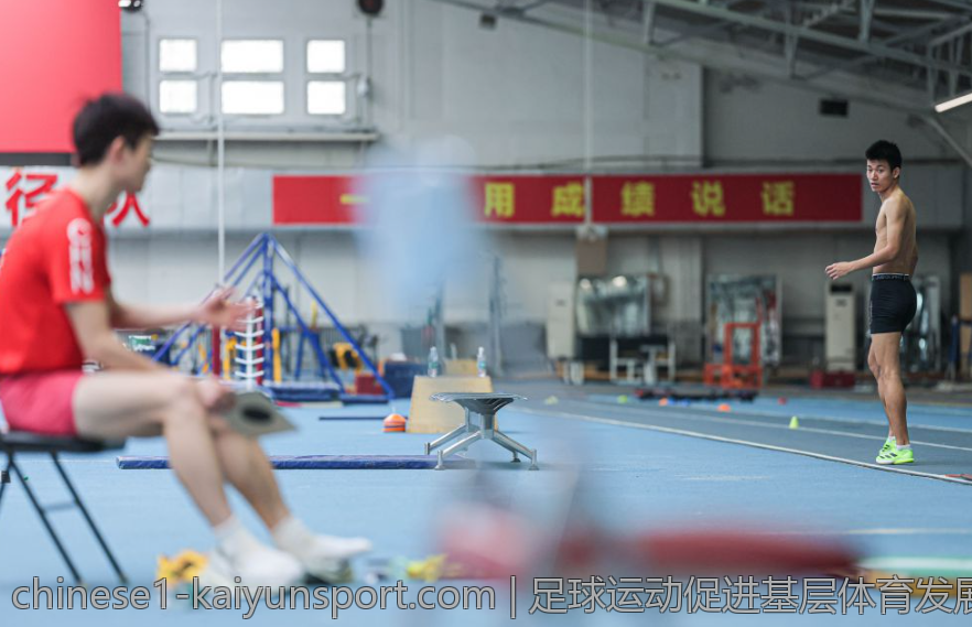 足球运动促进基层体育发展的路径